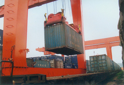 珍珠巖產(chǎn)品火車集裝箱發(fā)運